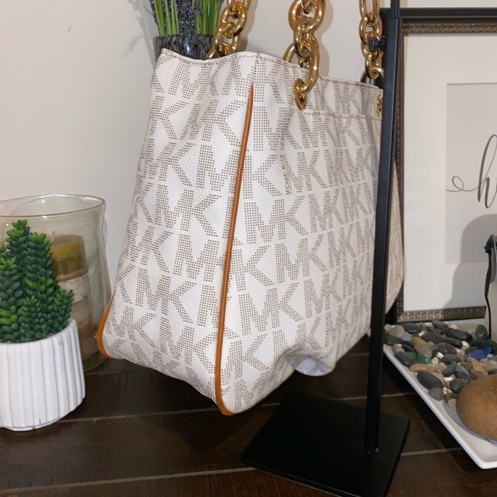 Michael Kors Signature MK Vanilla Acorn Fulton Chain Leather Tote - Picture 7 of 15